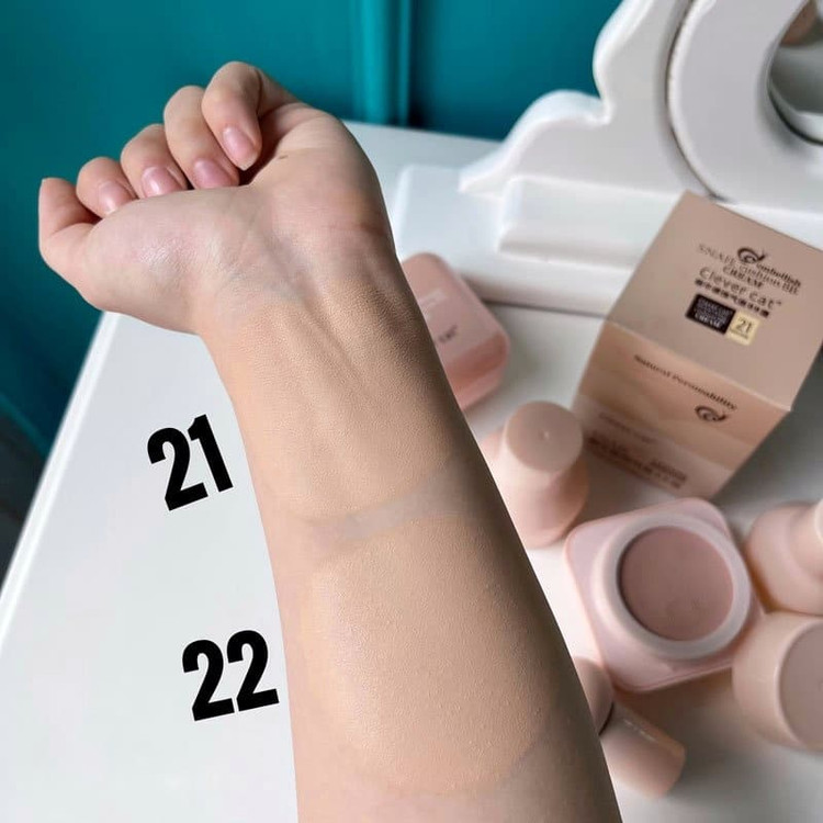 تصویر محصول کوشن بی بی کرم حلزون کلور کت همراه پد قارچی Clever Cat Snail Cushion BB CREAM