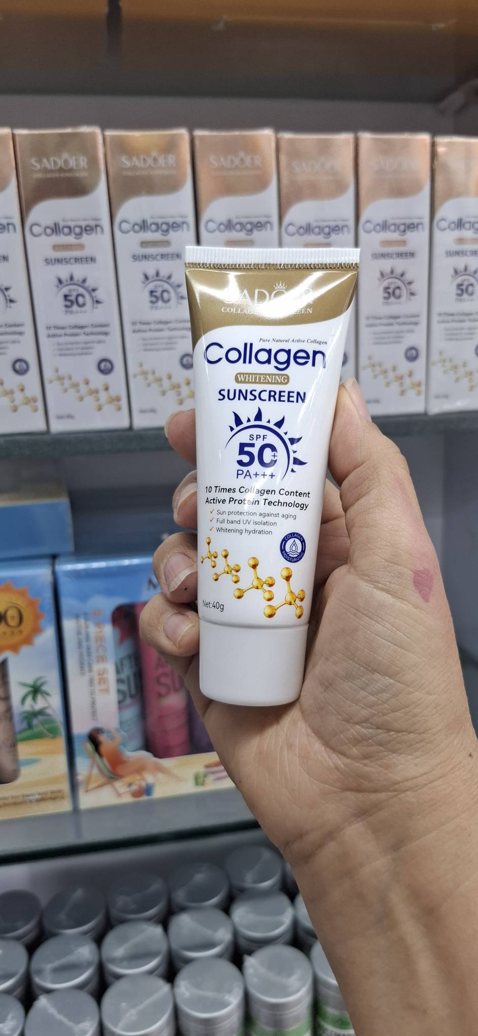 خرید کرم ضدآفتاب بی رنگ سادور SPF 50 مدل کلاژن محافظ UVA ،UVB و PA+++، ضد حساسیت، ضد چروک و ضد پیری، مناسب انواع پوست حجم 40 میلیلیتر از فروشگاه فهیمی شاپ