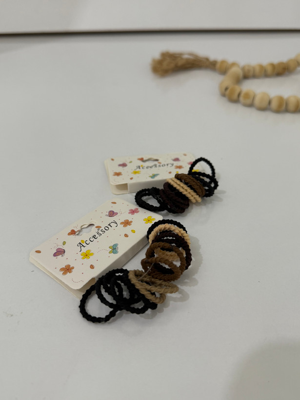 🎀 کش مو دخترانه ریز وارداتی بسته ۱۵ تایی؛ مجموعهای کاربردی برای بستن و مرتب کردن موهای ظریف و دخترانه