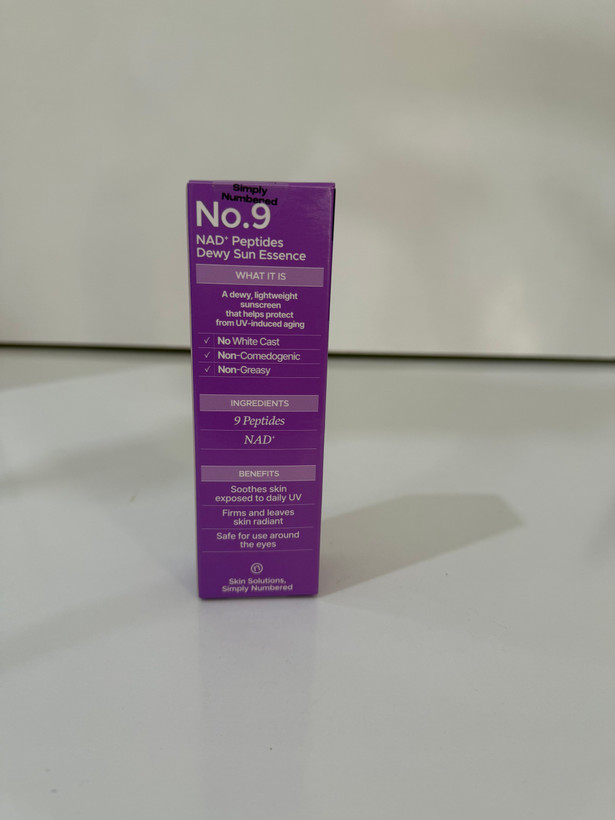 ضد آفتاب ضد چروک و درخشان کننده نامبوزین شماره ۹ Numbuzin SPF50